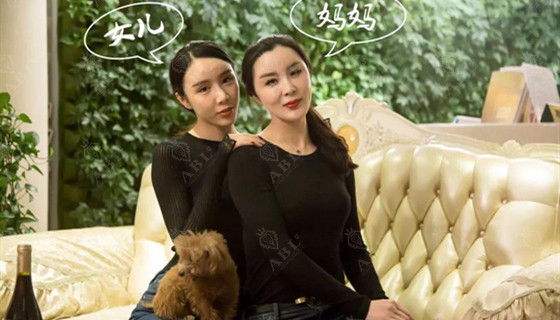 201950岁逆龄美貌惊艳众人!明明是母女,大家都以为是姐妹